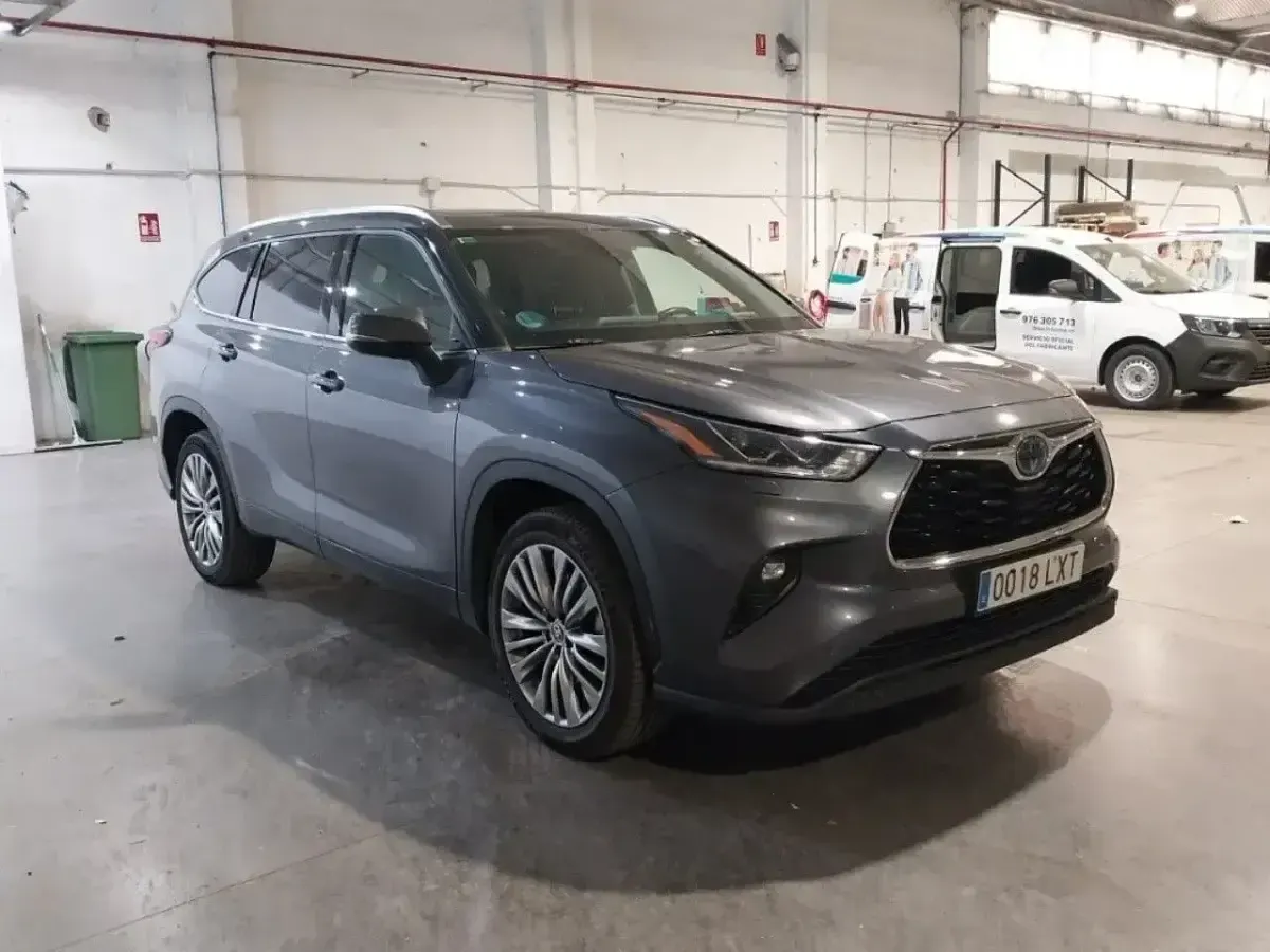 Usado Toyota Highlander Advance 247 CV (181 kW) 2022 Gris SUV