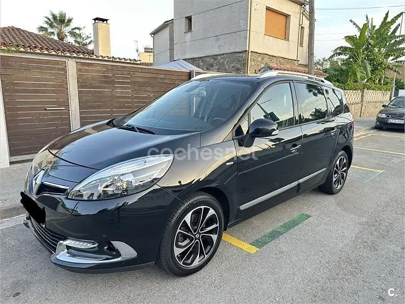 Usado Renault Grand Scénic Bose Edition 130 CV (95 kW) 2015 Negro Monovolumen