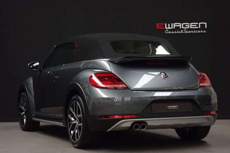 Usado VW Beetle Cabriolet Dune 150 CV (110 kW) 2016 Gris Descapotable