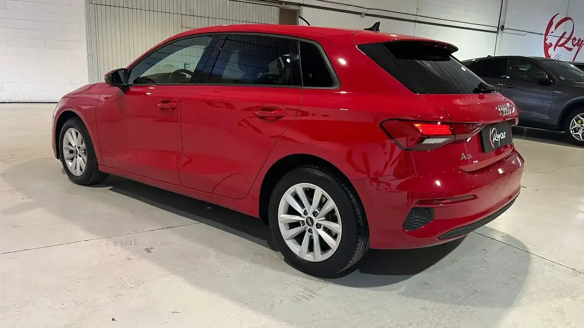Usado Audi A3 Sportback e-tron 110 CV (80 kW) 2023 Rojo Utilitario
