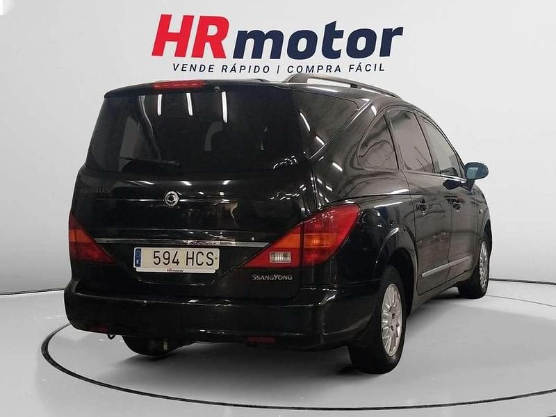 Usado Ssangyong (KGM) Rodius Limited 165 CV (121 kW) 2011 Negro Monovolumen