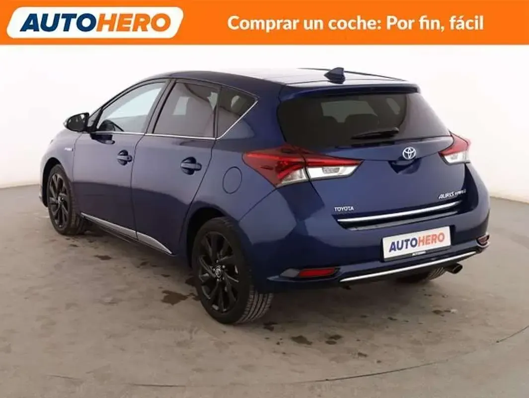 Usado Toyota Auris Hybrid Active 136 CV (100 kW) 2017 Azul Utilitario