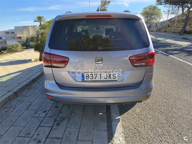 Usado Seat Alhambra 150 CV (110 kW) 2017 Gris / plata Monovolumen