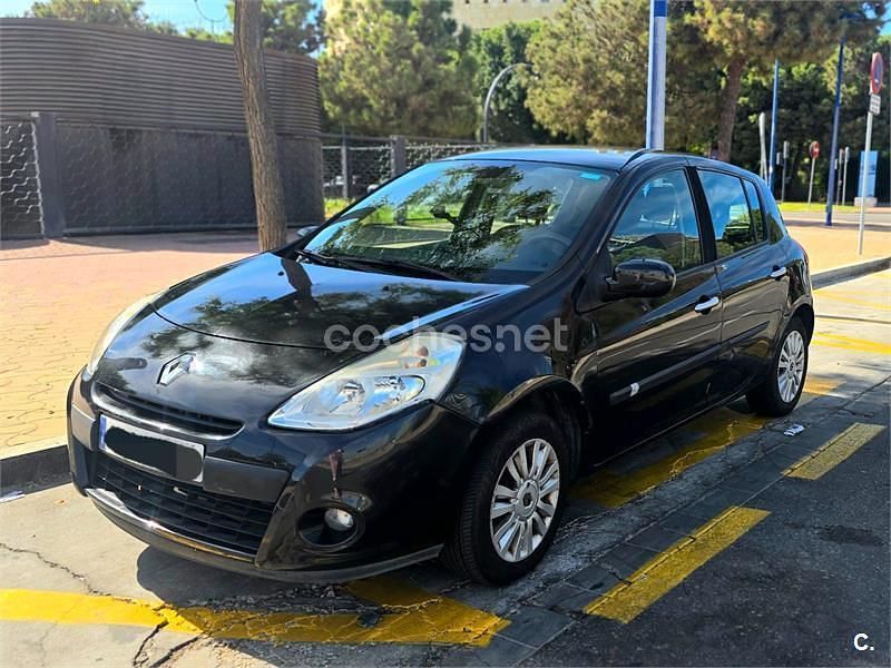 Negro Usado 2011 Renault Clio II Expression Berlina | 5200 € (Precio justo) - Imagen 1/4