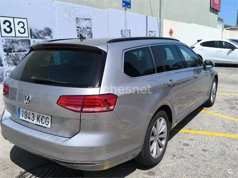 Usado VW Passat Advance 150 CV (110 kW) 2017 Gris / plata Familiar