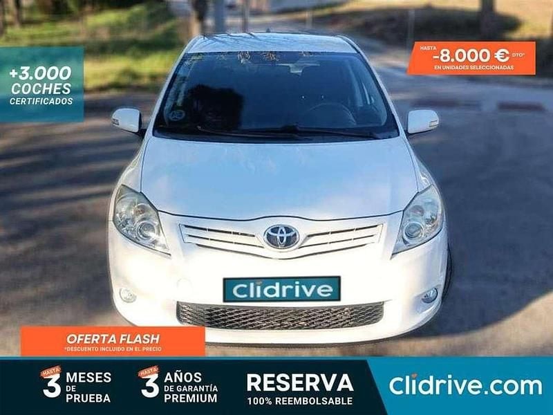Usado Toyota Auris Active 132 CV (97 kW) 2012 Blanco Utilitario
