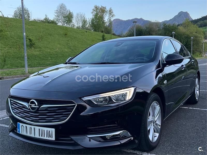 Usado Opel Insignia Selective 140 CV (102 kW) 2018 Negro Berlina