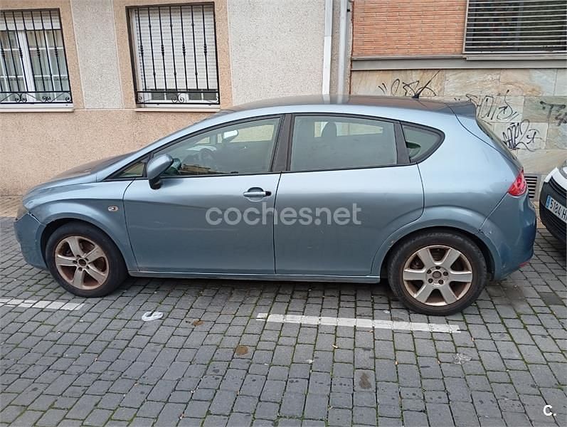 Usado Seat Leon Sport 105 CV (77 kW) 2007 Azul Berlina