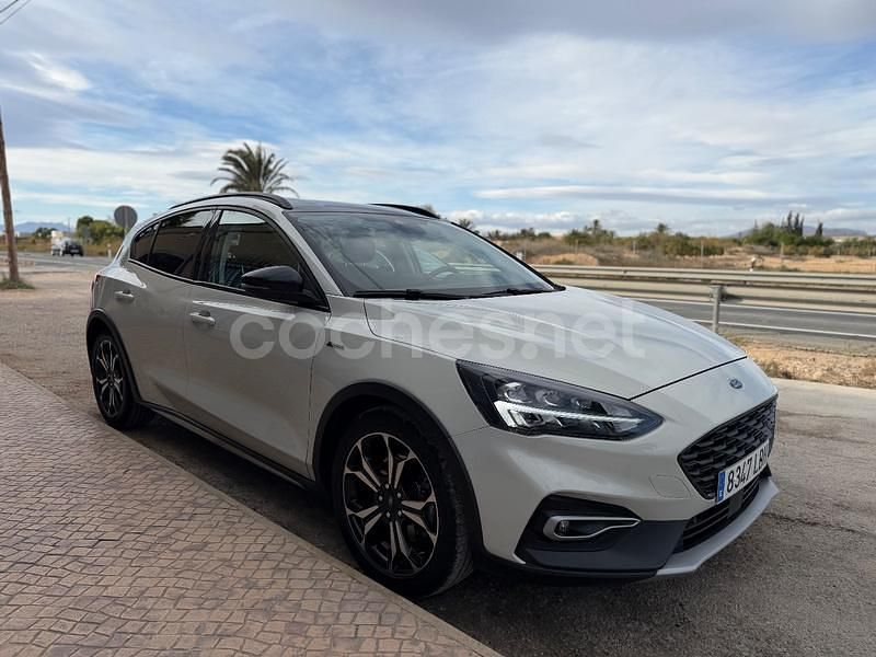 Usado Ford Focus Active 125 CV (91 kW) 2019 Beige Berlina