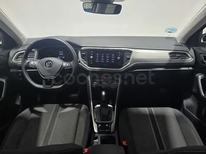 Usado VW T-Roc Advance 150 CV (110 kW) 2022 Gris / plata SUV
