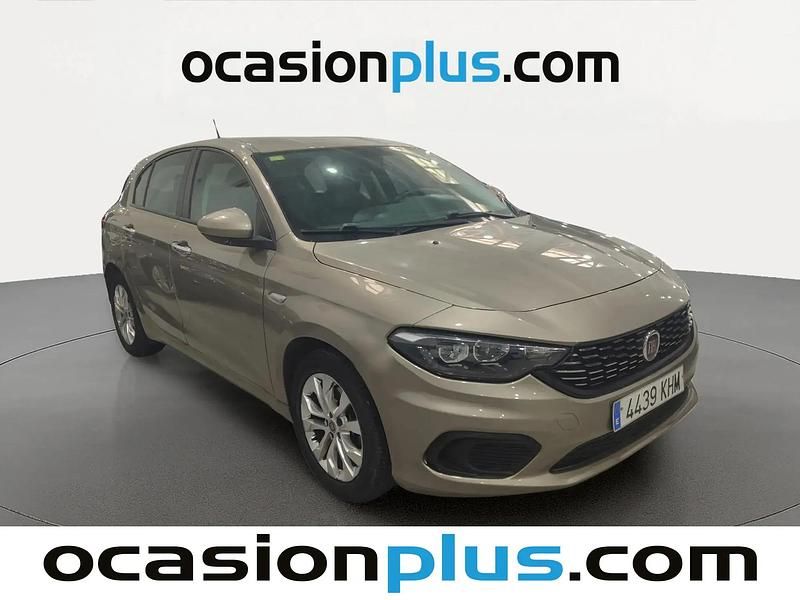 Usado Fiat Tipo Easy 95 HP (69 kW) 2018 Bege