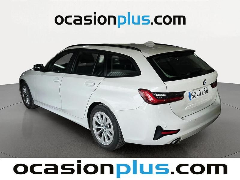Usado BMW 318 150 CV (110 kW) 2021 Blanco Familiar