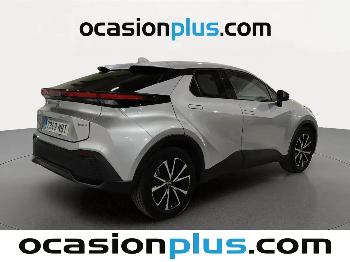 Usado Toyota C-HR Advance 140 CV (102 kW) 2025 Gris plata SUV