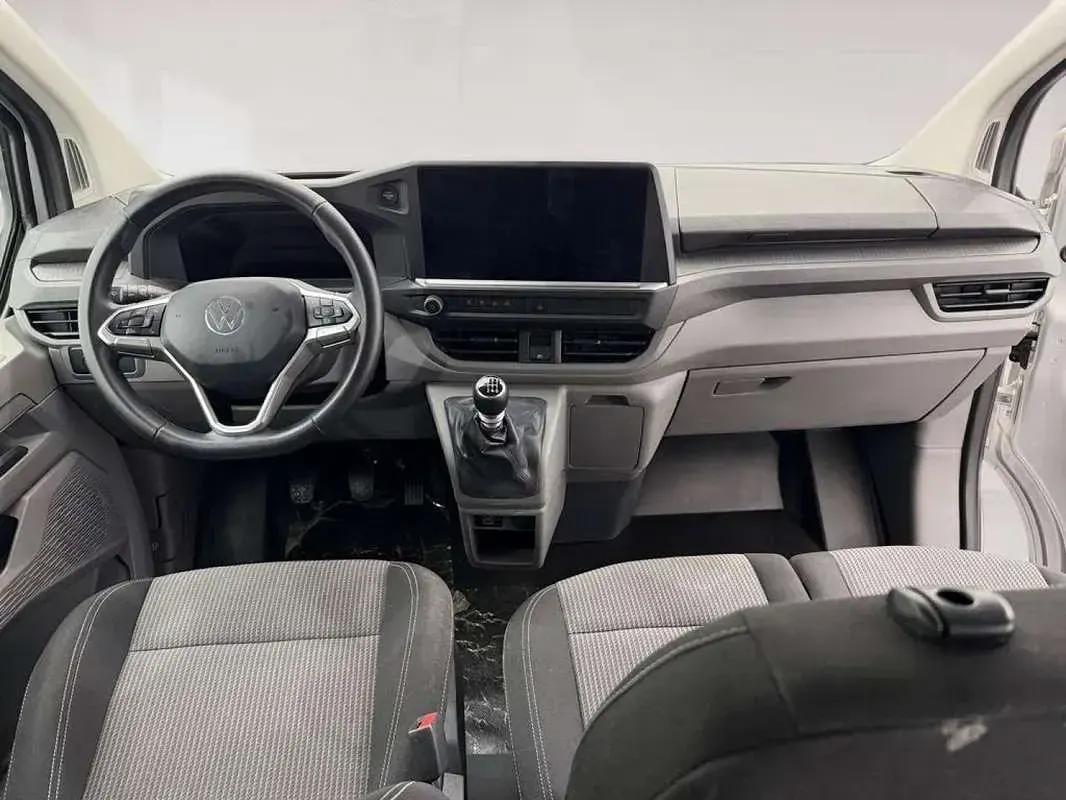 Usado VW Caravelle 110 CV (80 kW) 2025 Gris Van