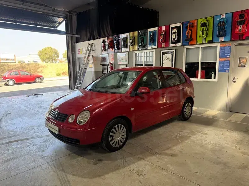 Usado VW Polo Match 55 CV (40 kW) 2003 Granate Berlina