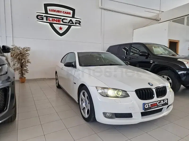 Usado BMW 320 Comfort Edition 170 CV (125 kW) 2008 Blanco Coupe