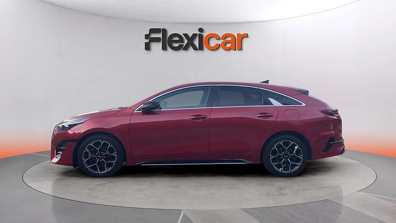 Usado Kia ProCeed GT-Line 120 CV (88 kW) 2022 Rojo Utilitario