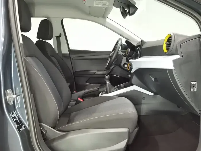 Usado Seat Arona Style 115 CV (84 kW) 2025 Gris SUV