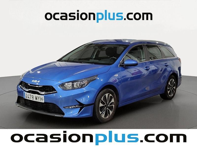 Usado Kia Ceed 101 CV (74 kW) 2025 Azul Utilitario
