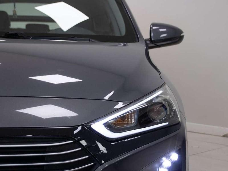 Usado Hyundai Ioniq Style 141 CV (103 kW) 2016 Plateado Utilitario