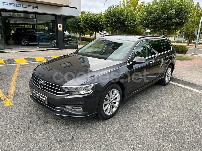 Usado VW Passat Executive 150 CV (110 kW) 2020 Negro Familiar