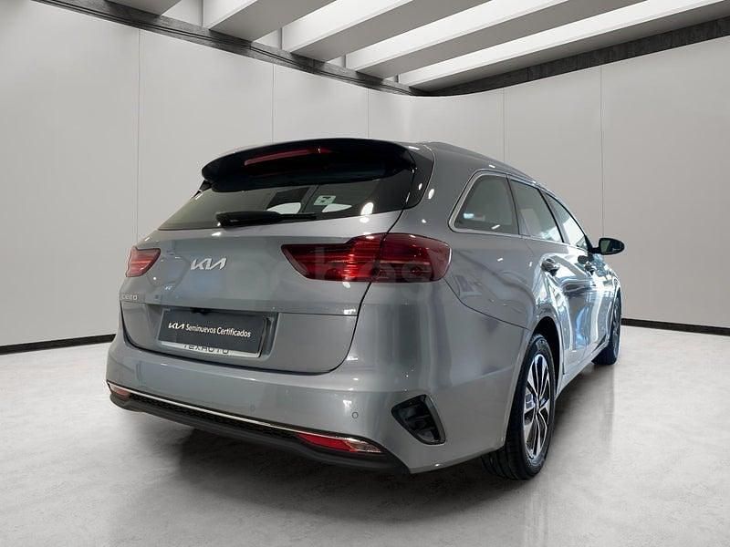Usado Kia Ceed 100 CV (73 kW) 2025 Gris / plata Utilitario