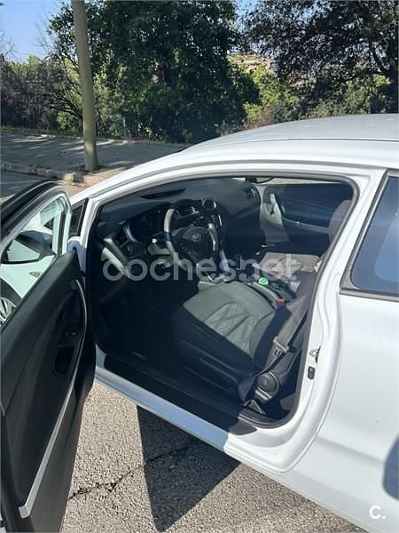Blanco Usado 2014 Kia ProCeed Utilitario | 9000 € (Precio justo) - Imagen 1/4