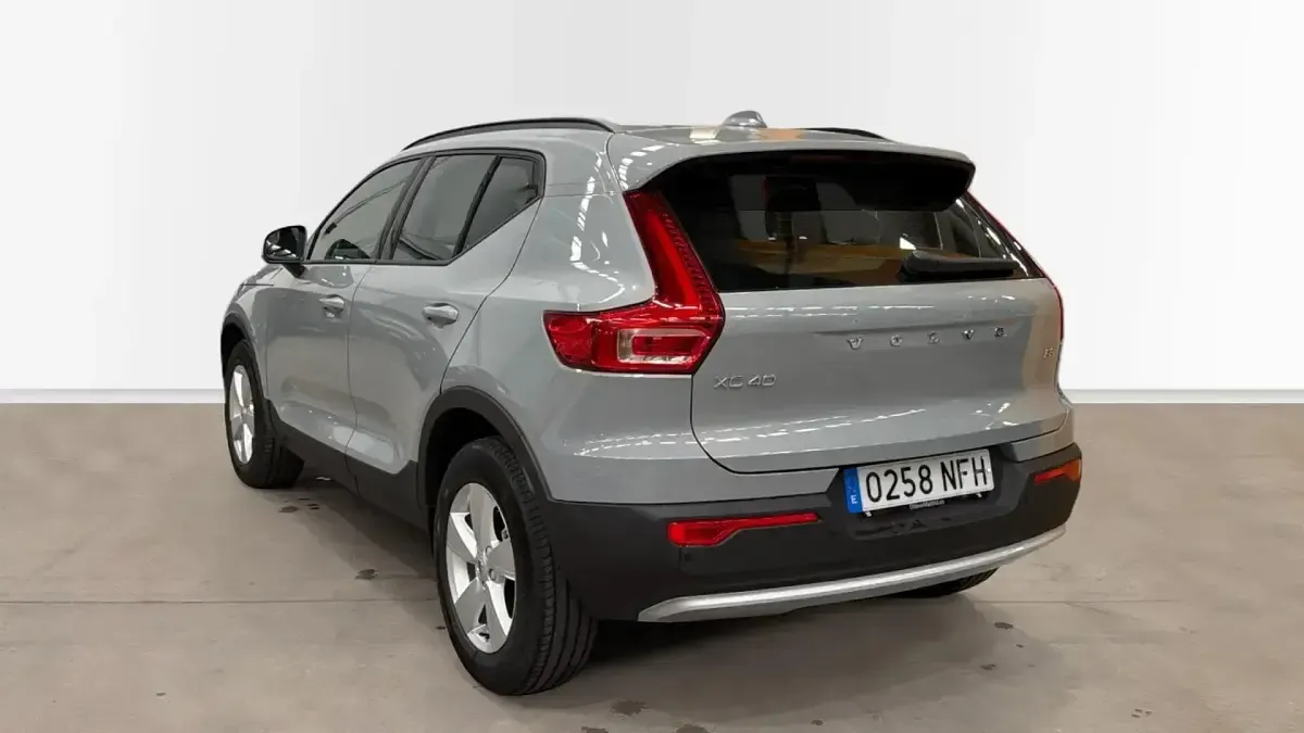 Usado Volvo XC40 163 CV (119 kW) 2025 Gris SUV