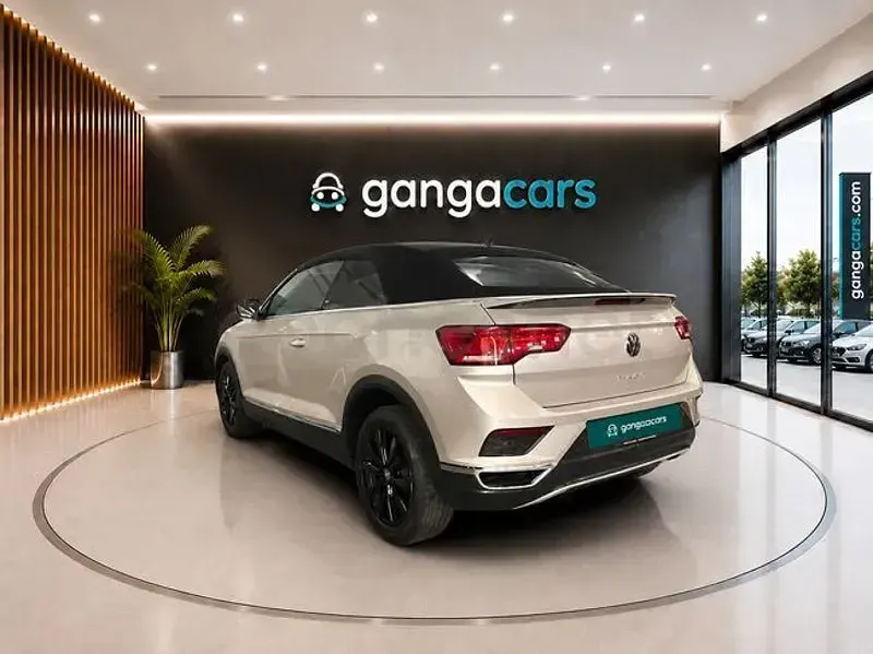 Usado VW T-Roc Style 110 CV (80 kW) 2021 Gris SUV