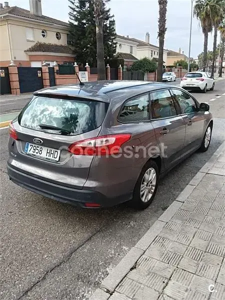 Usado Ford Focus Titanium 115 CV (84 kW) 2011 Gris / plata Familiar