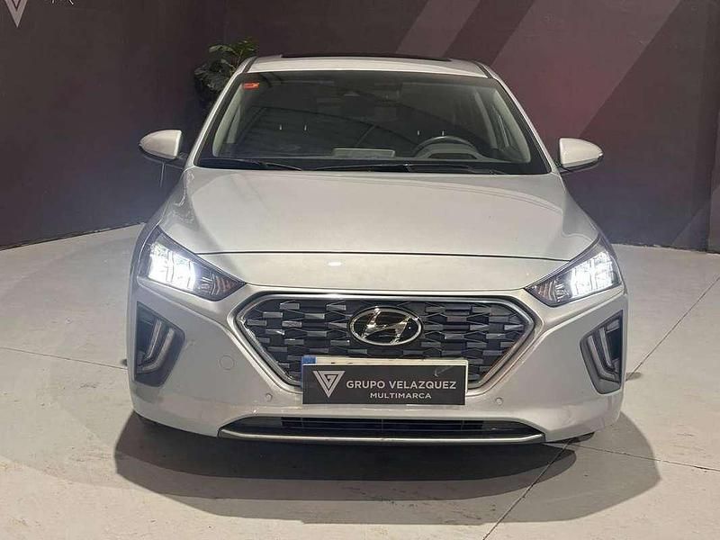 Usado Hyundai Ioniq Style 141 CV (103 kW) 2021 Plateado Utilitario