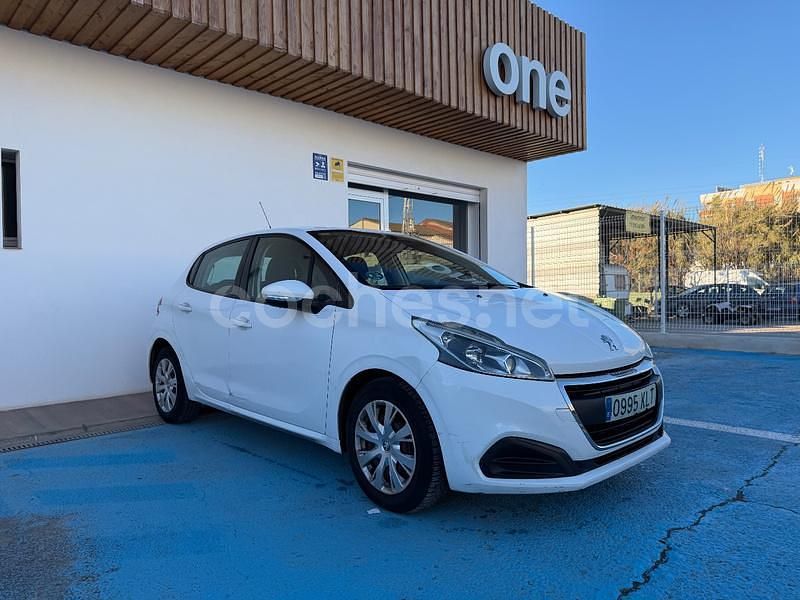 Usado Peugeot 208 GT-line 110 CV (80 kW) 2019 Blanco Utilitario