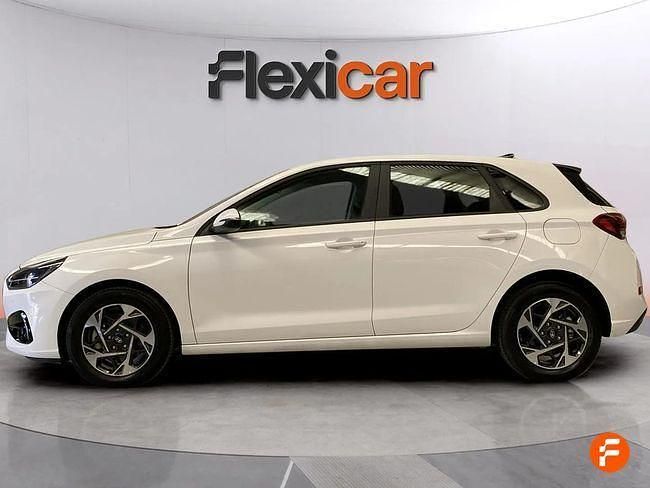 Usado Hyundai i30 120 CV (88 kW) 2024 Blanco