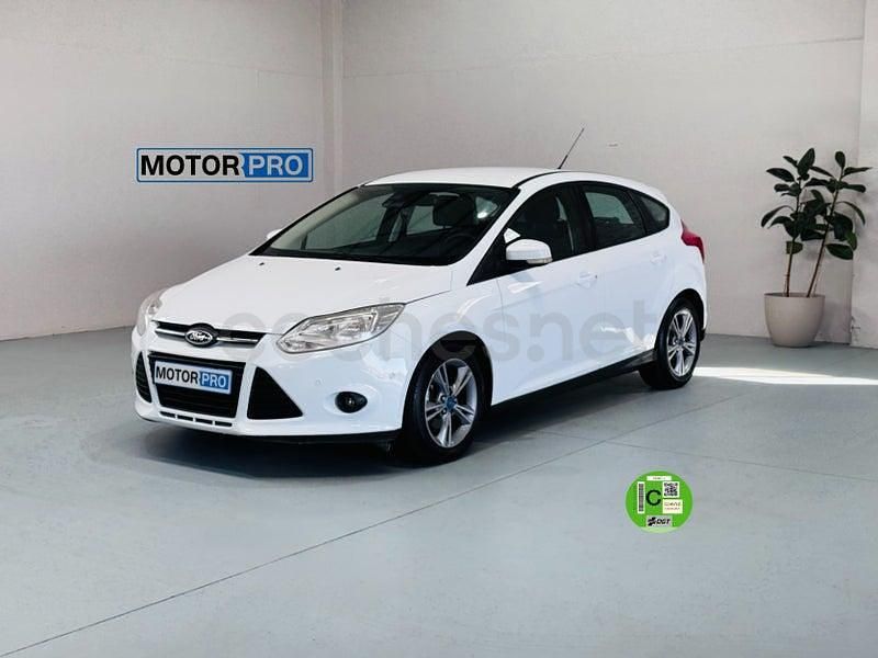 Usado Ford Focus 125 CV (91 kW) 2014 Blanco Berlina