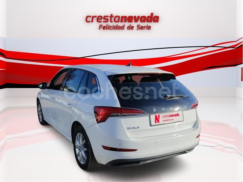 Usado Skoda Scala 95 CV (69 kW) 2022 Blanco Utilitario