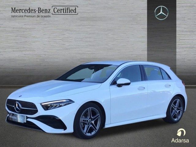 Blanco polar Usado 2024 Mercedes A200 AMG line Berlina | 36.000 € (Precio justo) - Imagen 1/4