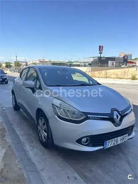 Usado Renault Clio IV Business 90 CV (66 kW) 2013 Gris / plata Berlina