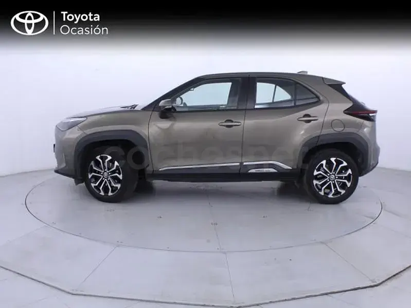 Usado Toyota Yaris Cross Active 116 CV (85 kW) 2022 Marrón SUV