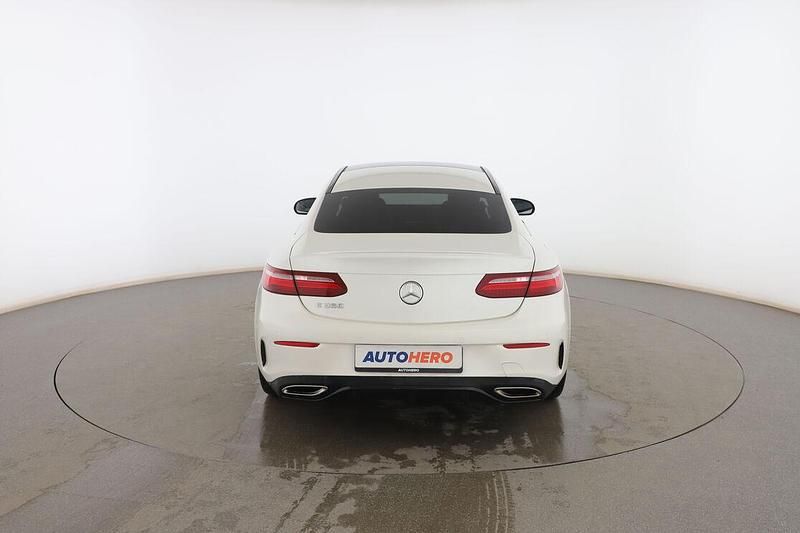 Usado Mercedes E350 AMG line 313 CV (230 kW) 2020 Blanco Coupe