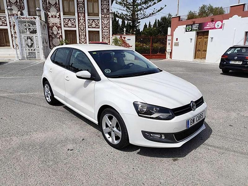 Usado VW Polo Advance 90 CV (66 kW) 2012 Blanco Utilitario