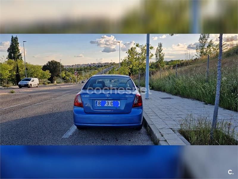 Usado Chevrolet Nubira SX 103 CV (75 kW) 2004 Azul Berlina