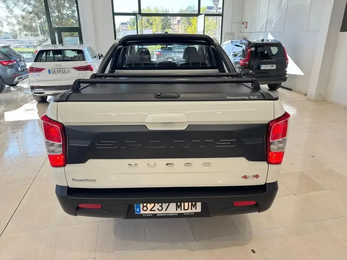 Usado SsangYong Musso 202 CV (148 kW) 2023 Blanco Pickup/Camioneta