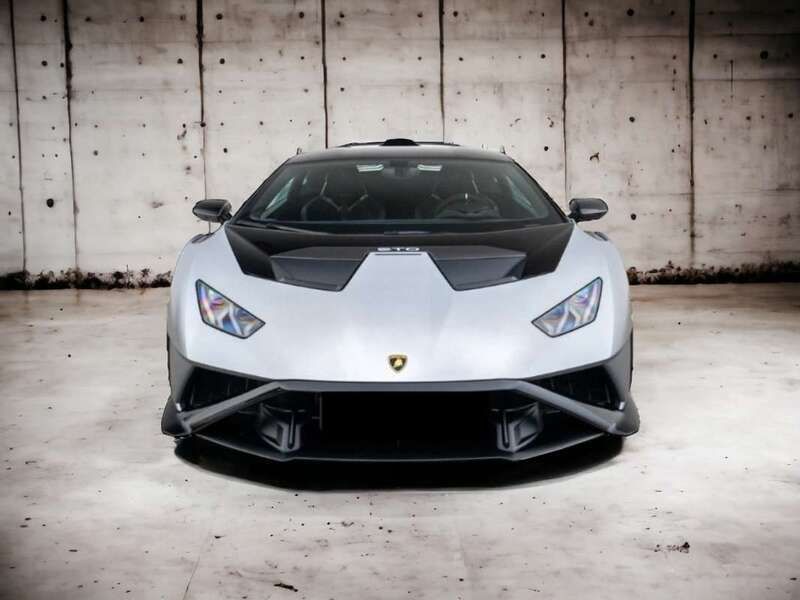 Plateado Usado 2022 Lamborghini Huracán Coupe | 399.900 € (Caro) - Imagen 1/3