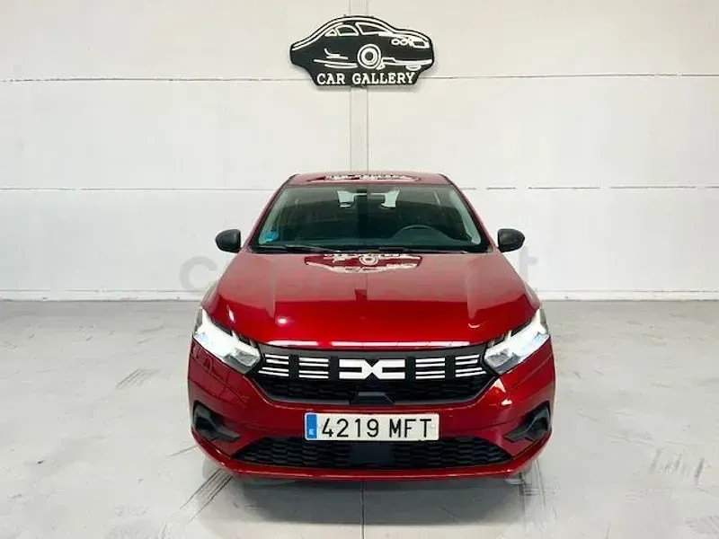 Usado Dacia Sandero Expression 101 CV (74 kW) 2023 Rojo Berlina