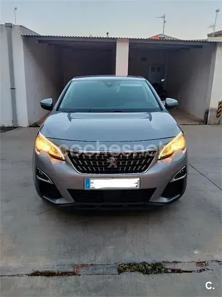 Usado Peugeot 3008 Active 130 CV (95 kW) 2018 Gris / plata SUV