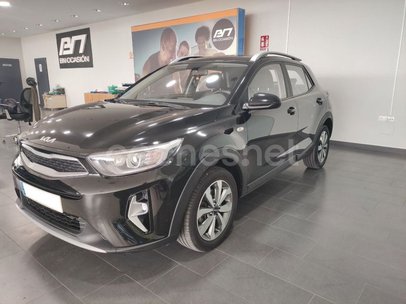 Negro Usado 2022 Kia Stonic SUV | 16.900 € (Precio justo) - Imagen 1/4