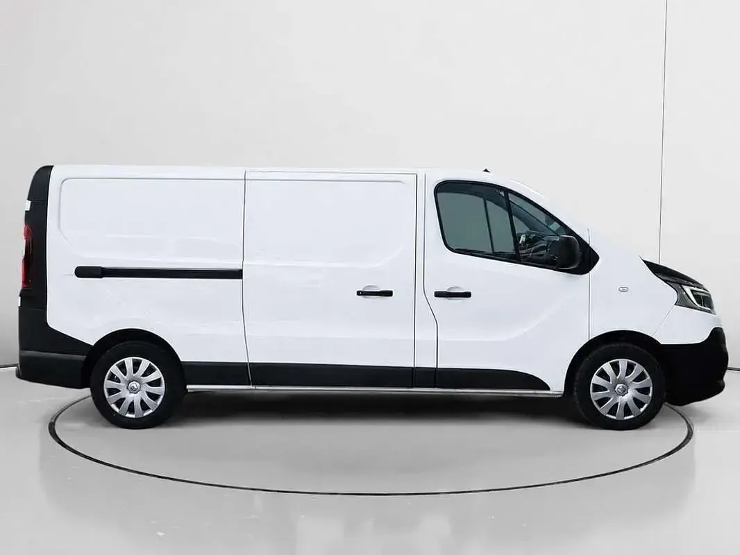 Usado Renault Trafic 120 CV (88 kW) 2020 Blanco Monovolumen