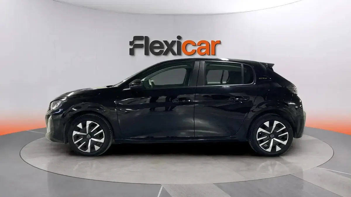 Usado Peugeot 208 Style 101 CV (74 kW) 2024 Negro Utilitario