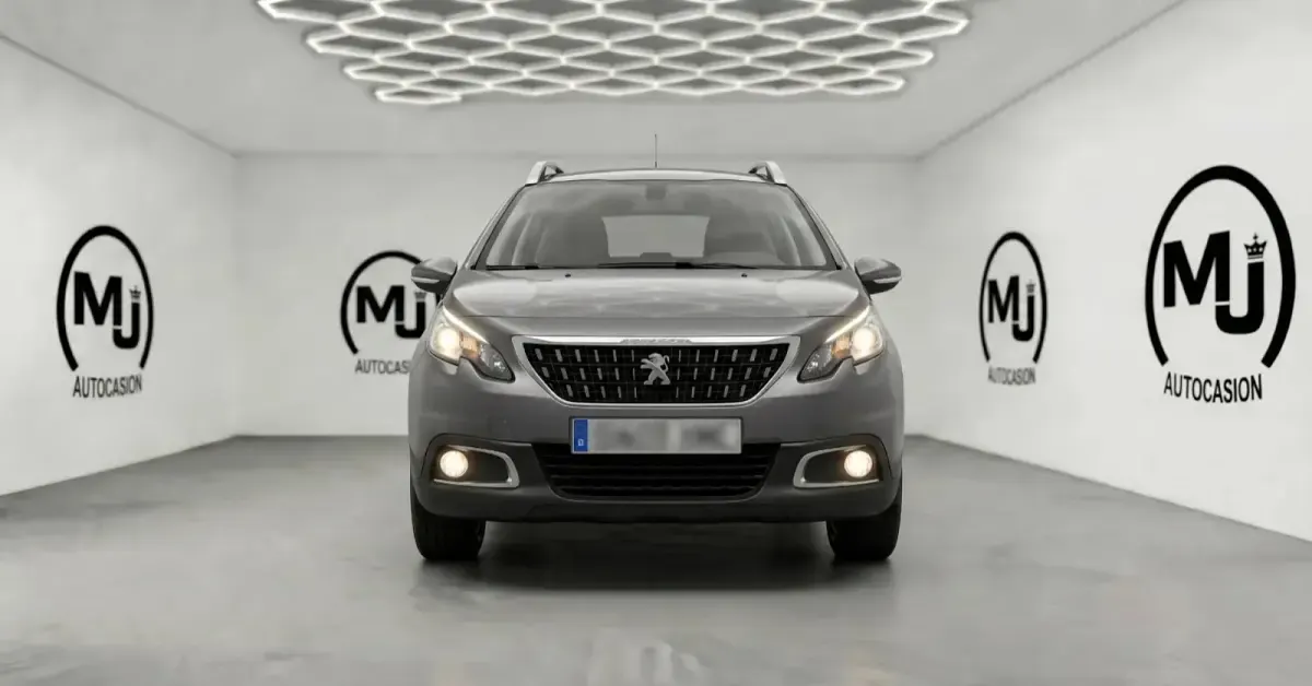 Usado Peugeot 2008 Style 110 CV (80 kW) 2018 Gris SUV