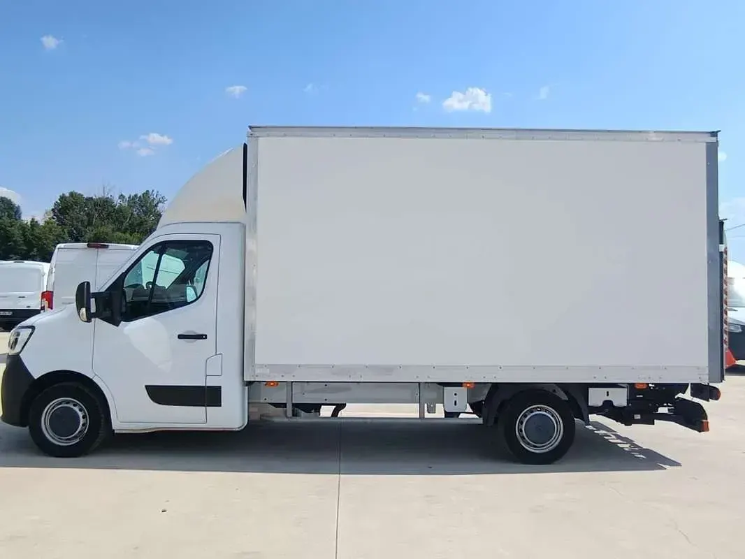 Usado Renault Master R.S. 145 CV (106 kW) 2023 Blanco Monovolumen